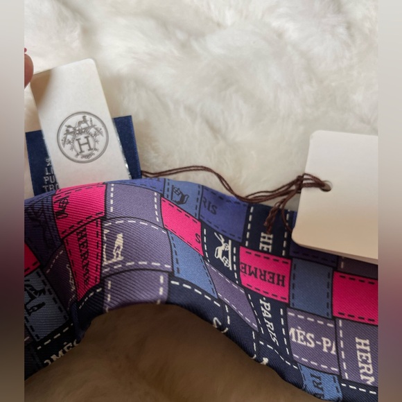 HERMES RIBBON PRINT TWILLY NWT - Picture 3 of 5